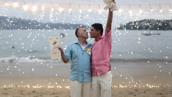 Boda de una pareja gay en Acapulco, México - Sputnik Mundo