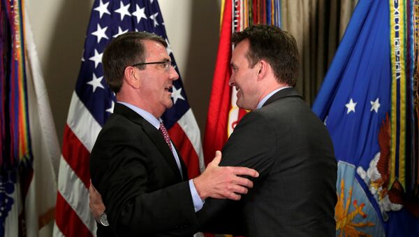Ash Carter, secretario de Defensa de EEUU, y Eric Fanning, nuevo secretario del Ejército de EEUU - Sputnik Mundo