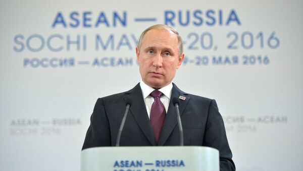 Presidente de Rusia, Vladímir Putin, durante la cumbre Rusia-ASEAN - Sputnik Mundo