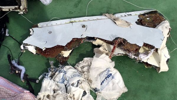 Restos del avión de EgyptAir siniestrado en el Mediterráneo - Sputnik Mundo