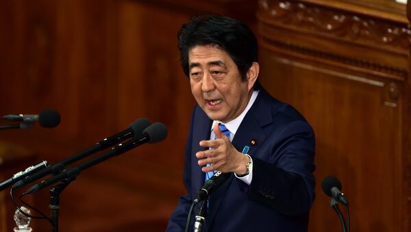Japanese Prime Minister Shinzo Abe delivers a speech at the Lower House's plenary session following a North Korean nuclear test, at the National Diet in Tokyo on January 6, 2016. - Sputnik Mundo