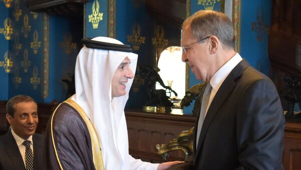 Ministro ruso de Exteriores, Serguéi Lavrov, y canciller saudí, Adel al Jubeir - Sputnik Mundo