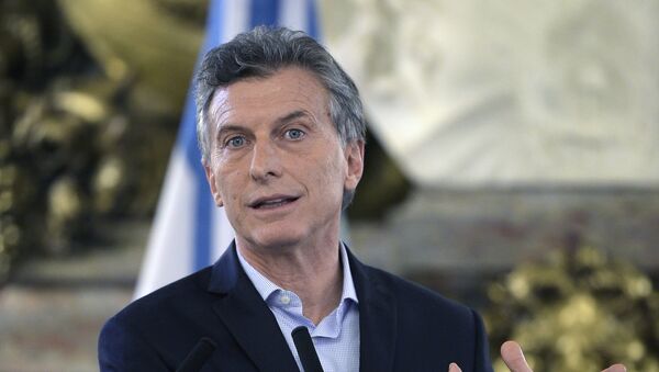 Argentine President Mauricio Macri delivers a speech at Casa Rosada Government Palace in Buenos Aires on April 7, 2016, after a prosecutor opened an investigation on his offshore financial dealings leaked in the Panama Papers.  - Sputnik Mundo