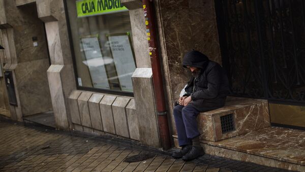 Una persona sin techo en Madrid - Sputnik Mundo