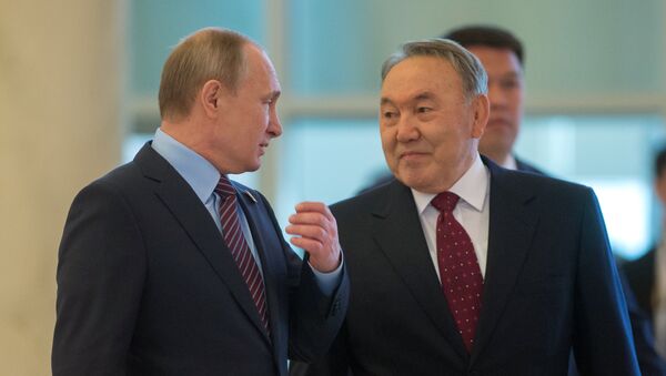 Vladímir Putin, presidente ruso, y Nursultán Nazarbáyev, presidente de Kazajistán - Sputnik Mundo