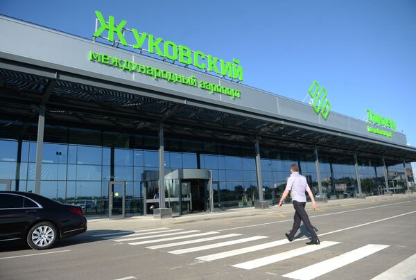 Inaugurado el nuevo aeropuerto internacional 'Zhukovski' - Sputnik Mundo
