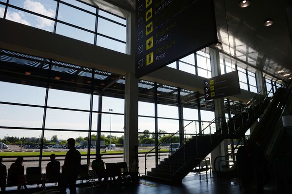 Inaugurado el nuevo aeropuerto internacional 'Zhukovski' - Sputnik Mundo