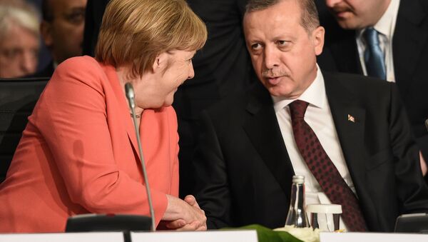 Angela Merkel y Recep Tayip Erdogan - Sputnik Mundo