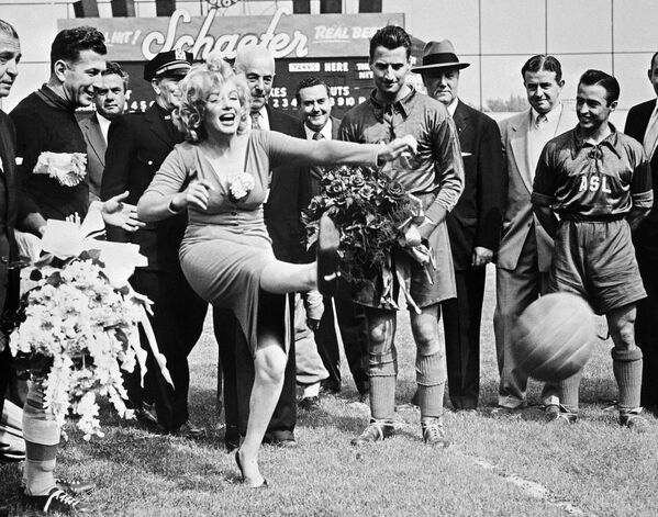 Marilyn Monroe: la rubia más seductora de la historia del cine - Sputnik Mundo