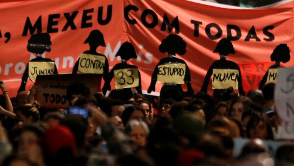 Manifestaciones de en todo Brasil exigen el fin de la violencia contra las mujeres - Sputnik Mundo