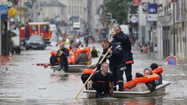 Las consecuencias de la inundación en Francia - Sputnik Mundo