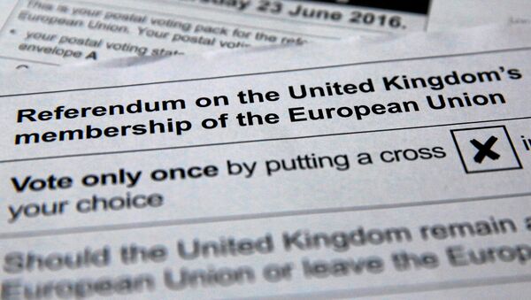 Papeletas de votación para el referéndum sobre el Brexit - Sputnik Mundo