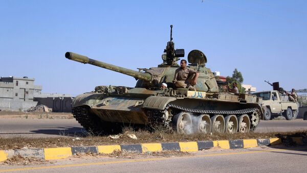 Tanque libio en la operación antiterrorista - Sputnik Mundo