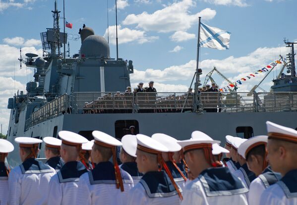 La novedosa fragata rusa Almirante Grigoróvich llega a Sebastópol - Sputnik Mundo