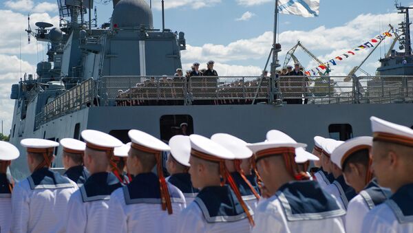 El buque Almirante Grigórovich en Sebastópol, Rusia - Sputnik Mundo