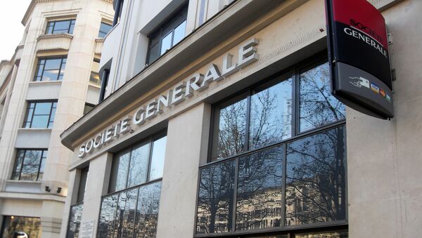 Un edificio del banco Société Générale en Champs-Elysees Paris - Sputnik Mundo