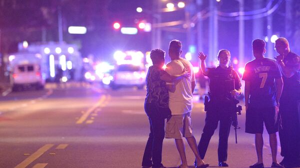 Los policías de Orlando, Florida, cerca del club nocturno atacado - Sputnik Mundo