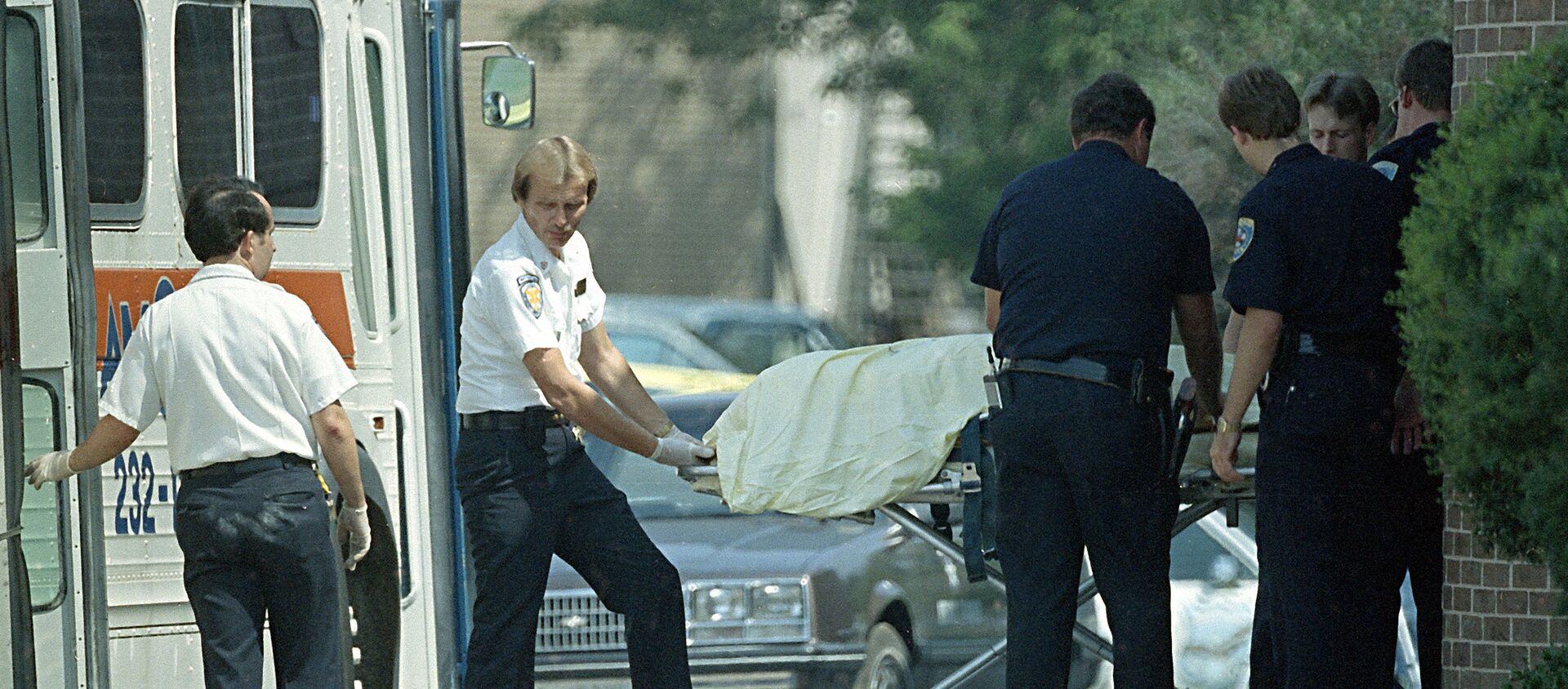 Los policías en el lugar del tiroteo en la oficina postal en Edmond, Oklahoma en 1986 (Archivo) - Sputnik Mundo, 1920, 13.06.2016