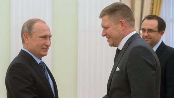 Presidente de Rusia, Vladímir Putin y primer ministro de Eslovaquia, Robert Fico - Sputnik Mundo