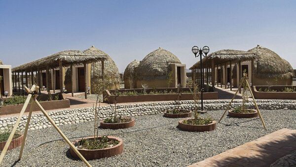 'Kapar': primer hotel iraní hecho de palmas - Sputnik Mundo