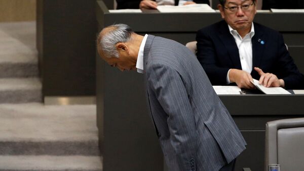 Yoichi Masuzoe, alcalde de Tokio, después de presentar su dimisión - Sputnik Mundo