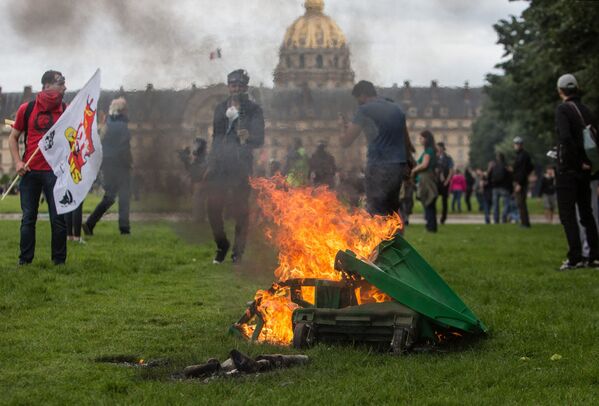 Las graves protestas en París - Sputnik Mundo