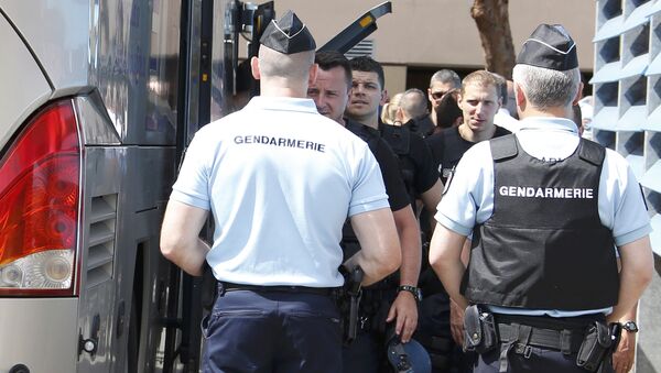 Detención del autobús con hinchas rusos en Marsella - Sputnik Mundo