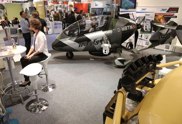 Las innovaciones militares, en una exposición en París - Sputnik Mundo