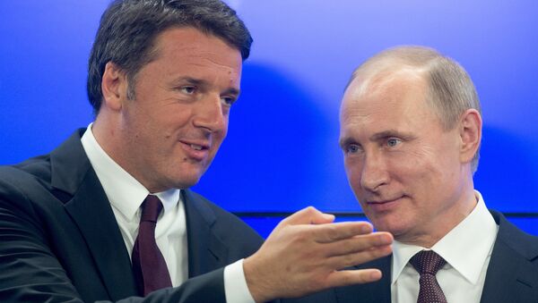 Matteo Renzi, primer ministro italiano, y Vladímir Putin, presidente ruso - Sputnik Mundo