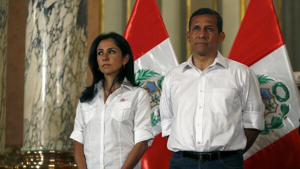 Ollanta Humala, expresidente de Perú, junto a su esposa, Nadine Heredia (archivo) - Sputnik Mundo