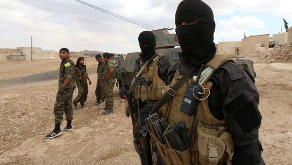 Las Fuerzas Democráticas de Siria (FDS) en Manbij - Sputnik Mundo