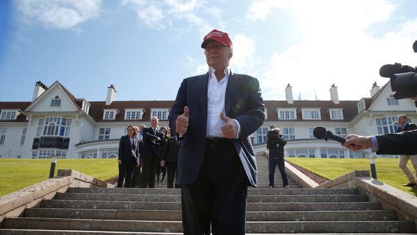 Donald Trump en la reinauguración de su complejo de golf de Turnberry, en la costa oeste escocesa (archivo) - Sputnik Mundo