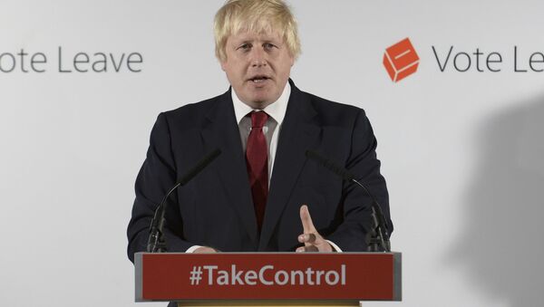 Vote Leave campaign leader Boris Johnson speaks at the group's headquarters in London - Sputnik Mundo
