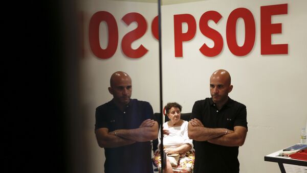 Seguidores del PSOE (archivo) - Sputnik Mundo