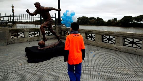 La estatua de Lionel Messi en Buenos Aires - Sputnik Mundo