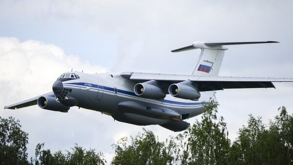 Un avión ruso Il-76 (archivo) - Sputnik Mundo