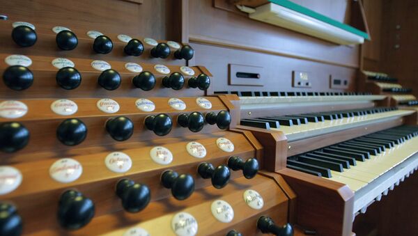 Установка органа в Малом зале Санкт-Петербургской консерватории - Sputnik Mundo