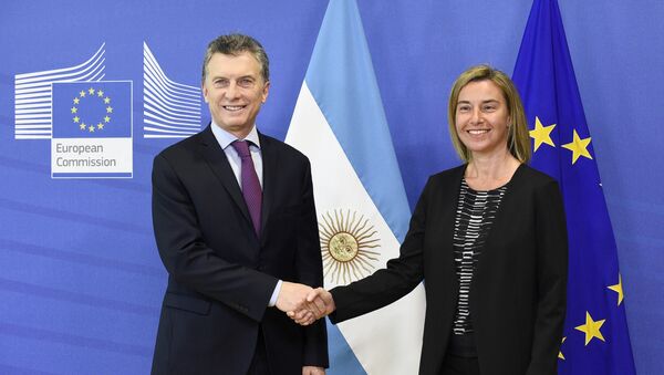 El presidente de Argentina, Mauricio Macri, y la jefa de la diplomacia europea, Federica Mogherini - Sputnik Mundo