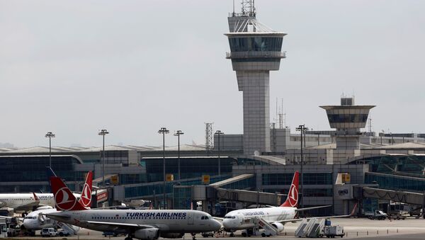 El aeropuerto internacional de Ataturk en Estambul - Sputnik Mundo