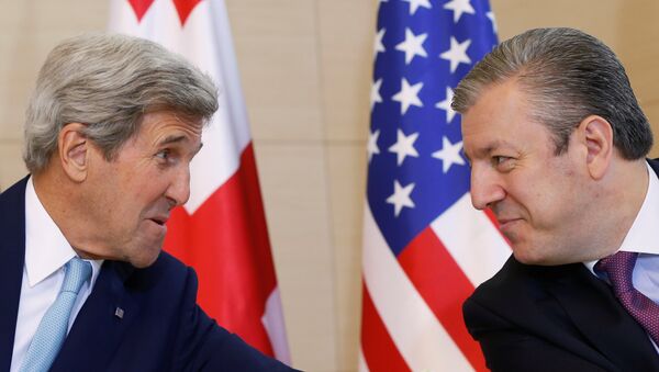 Secretario de Estado de EEUU, John Kerry, y primer ministro de Georgia, Georgy Kvirikashvili - Sputnik Mundo