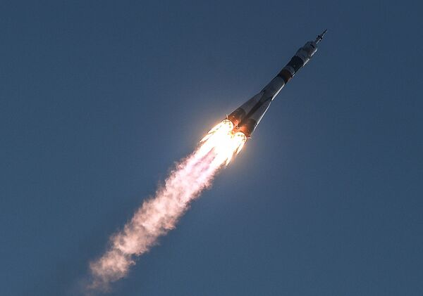 El lanzamiento del cohete portador Soyuz-FG,  con la nave tripulada de nueva serie Soyuz-MS, desde el cosmódromo de Baikonur - Sputnik Mundo