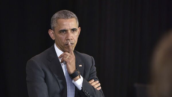 US President Barack Obama answers a question during a discussion on the Supreme Court and the country's judicial system at the University of Chicago Law School, in Chicago on April 7, 2016. - Sputnik Mundo