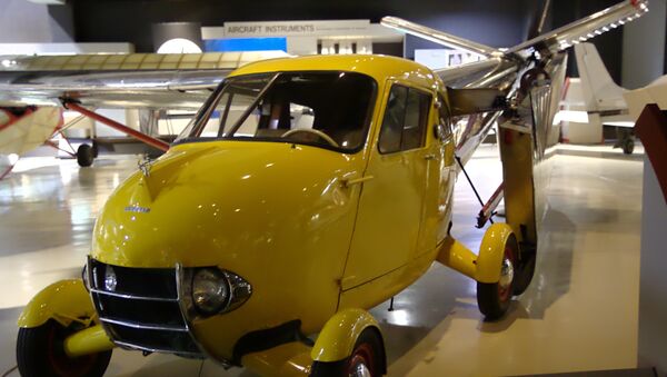 Un coche volador - Sputnik Mundo