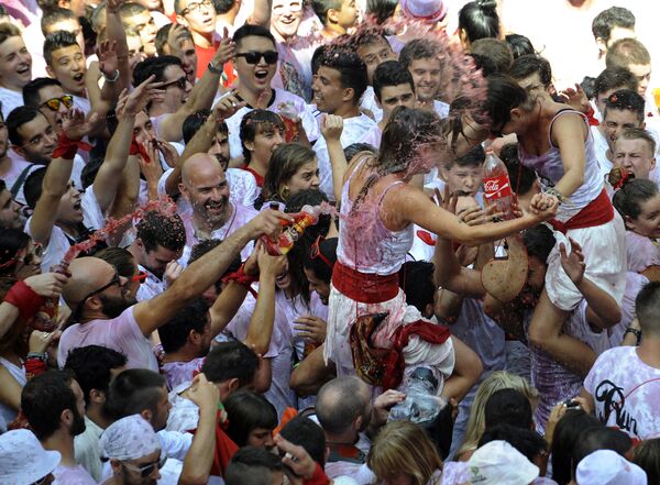 Entretenimiento peligroso: la fiesta de San Fermín en España - Sputnik Mundo