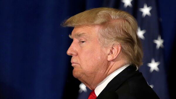 Presumptive Republican presidential nominee Donald Trump leaves podium after speech in Virginia Beach, Virginia - Sputnik Mundo