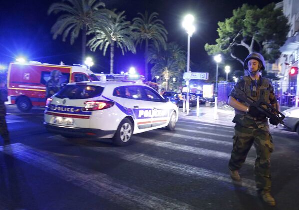 Primeras imágenes tras el atentado en Niza: Quería matar al mayor número posible de personas - Sputnik Mundo