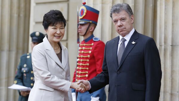 La presidenta de Corea del Sur, Park Geun-hye, y el presidente de Colombia, Juan Manuel Santos - Sputnik Mundo
