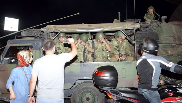 Militares turcos partidarios del golpe - Sputnik Mundo