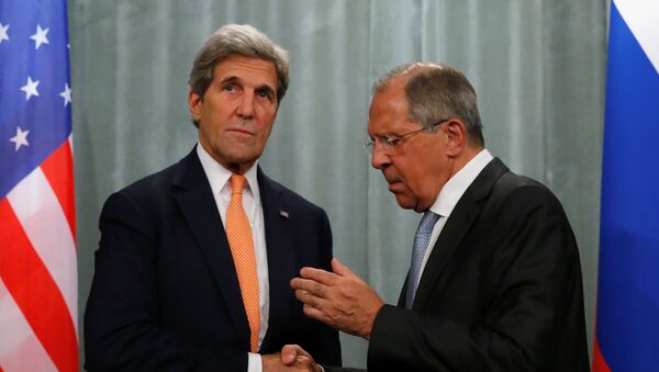 Secretario de Estado de EEUU, John Kerryy, y ministro de Exteriores de Rusia, Serguéi Lavrov - Sputnik Mundo