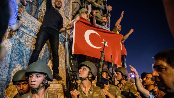 La plaza de Taksim durante el golpe de Estado - Sputnik Mundo